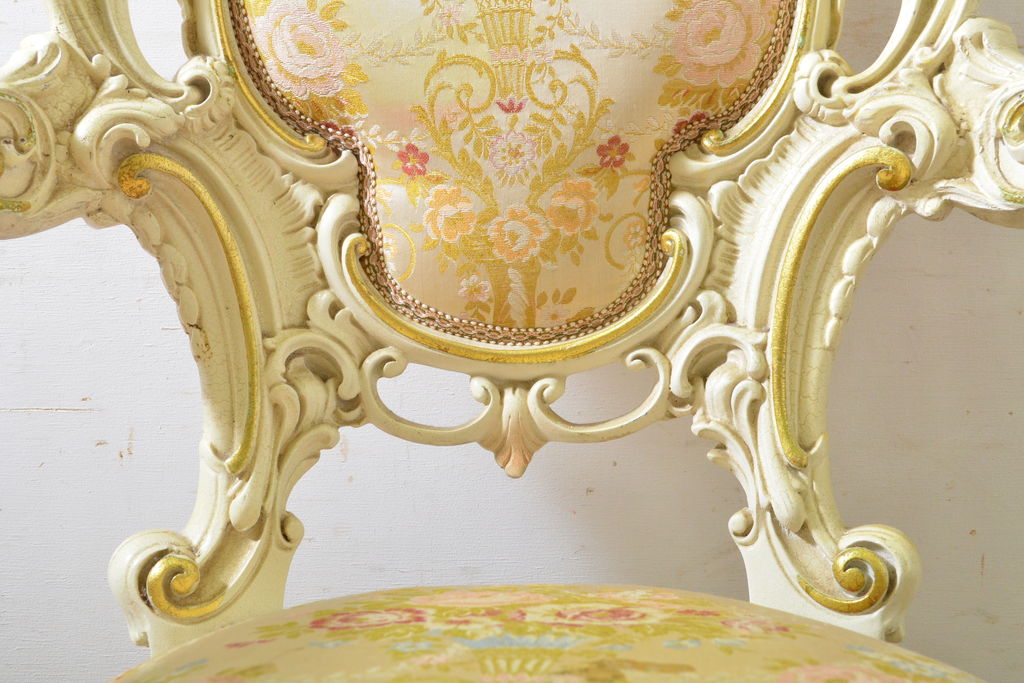 中古　イタリアブランド家具　SILIK(シリック)　細部まで凝った造りが美しいアームチェア(サロンチェア、椅子、イス)(定価約60万円)(R-063025)