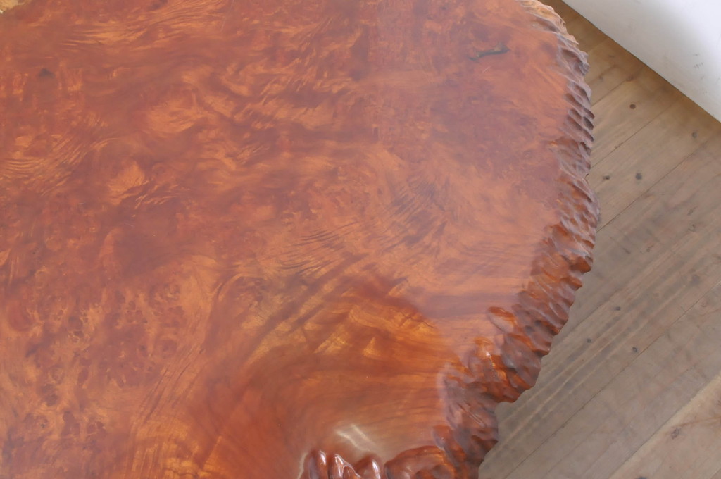 中古　花梨(カリン)材　ガラス天板付き　鳥眼杢が美しい存在感抜群の座卓(ローテーブル、センターテーブル)(R-068147)