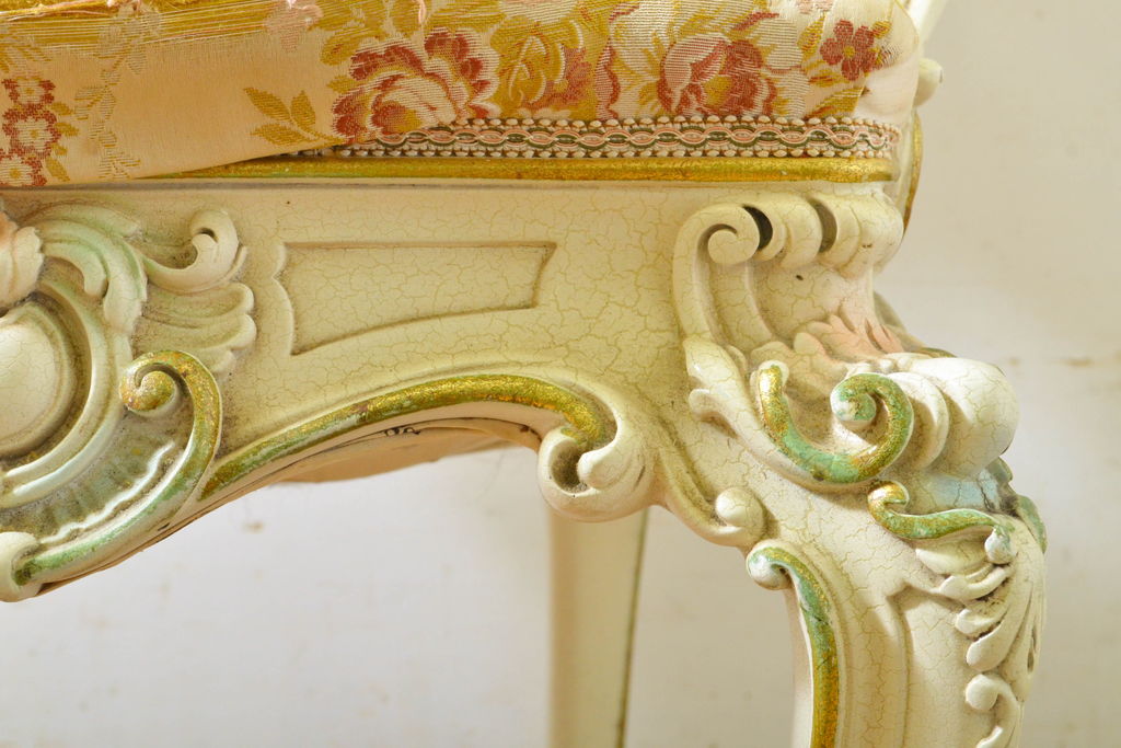 中古　イタリアブランド家具　SILIK(シリック)　細部まで凝った造りが美しいアームチェア(サロンチェア、椅子、イス)(定価約60万円)(R-063026)