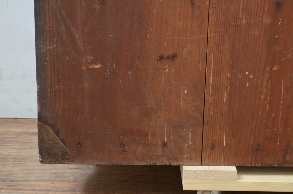 和製アンティーク　前面栗材　味わい深い風合いが魅力の米沢箪笥(重ね箪笥、衣装箪笥、収納たんす、整理タンス、時代箪笥、引き出し)(R-069385)