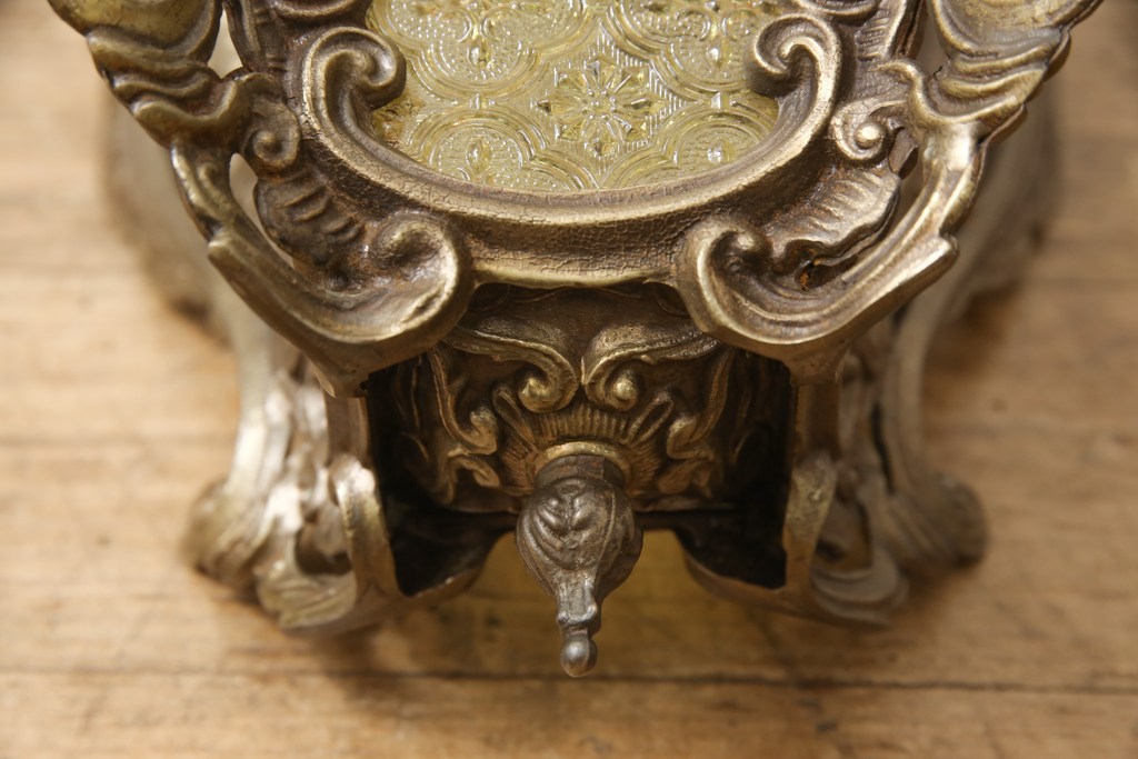 中古　美品　アンティーク調　ガラスの模様や装飾が魅力的な天井照明(ペンダントライト、吊り下げ照明)(R-058465)