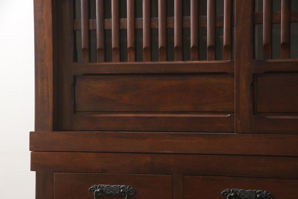 中古 上質な和の空間を演出する水屋箪笥サイドボード(サイドキャビネット、収納棚、戸棚、下駄箱)(R-069921)