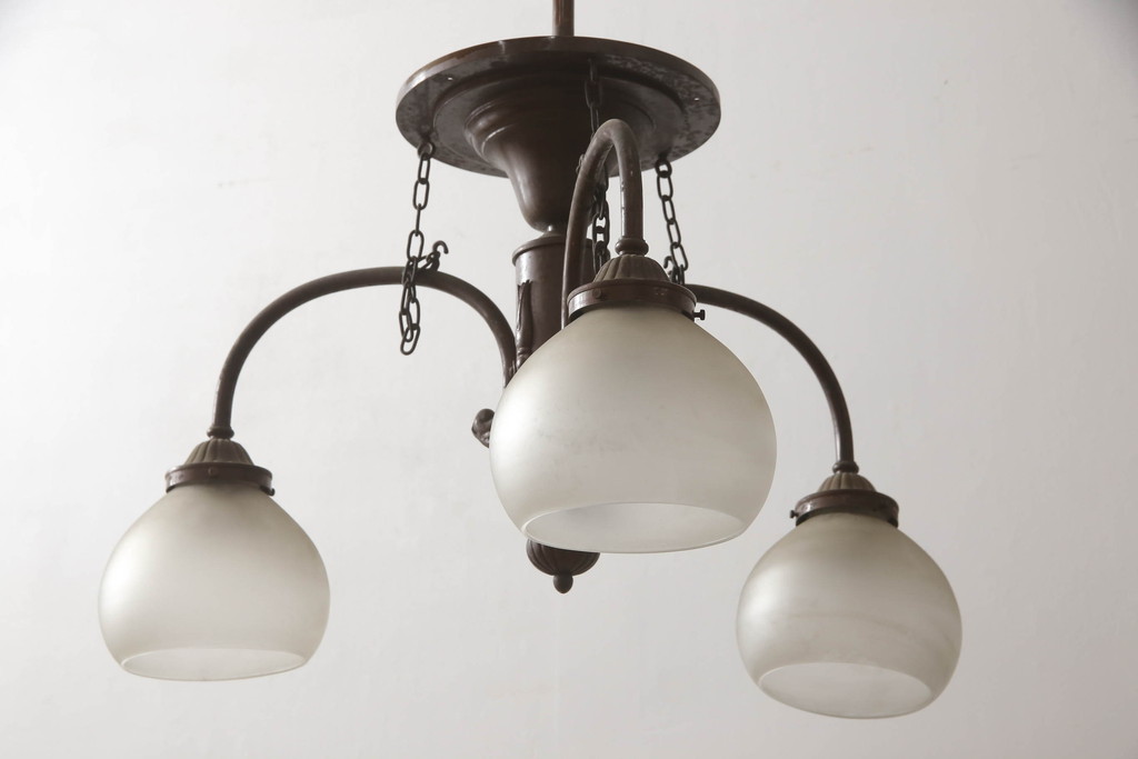 和製アンティーク　大正ロマンの雰囲気漂う古い洋館の3灯シャンデリア(天井照明、吊り下げ照明)(R-069901)