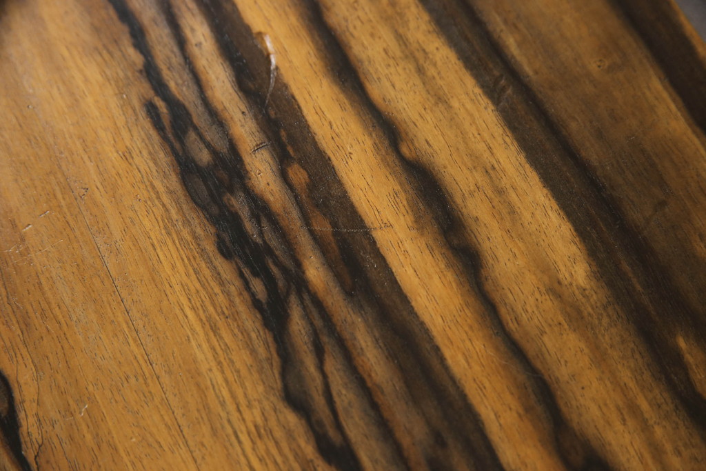 和製アンティーク　美品　総黒柿材張り　くっきりとした杢目が素晴らしい置き床(ローボード、飾り棚、収納棚)(R-060203)