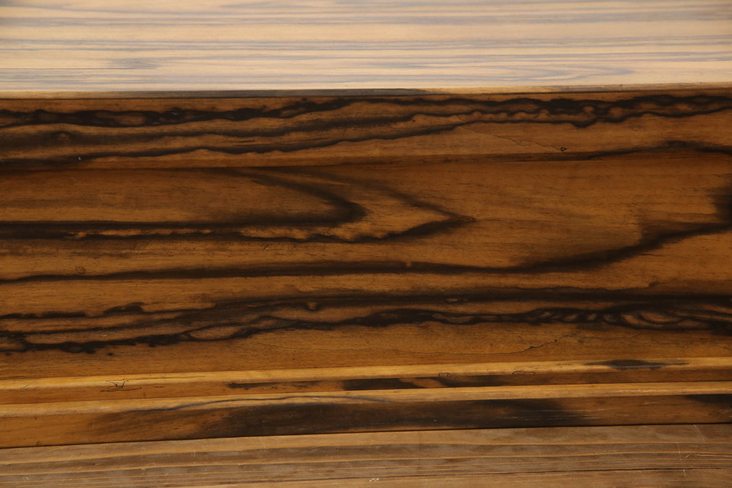 和製アンティーク　美品　総黒柿材張り　くっきりとした杢目が素晴らしい置き床(ローボード、飾り棚、収納棚)(R-060203)