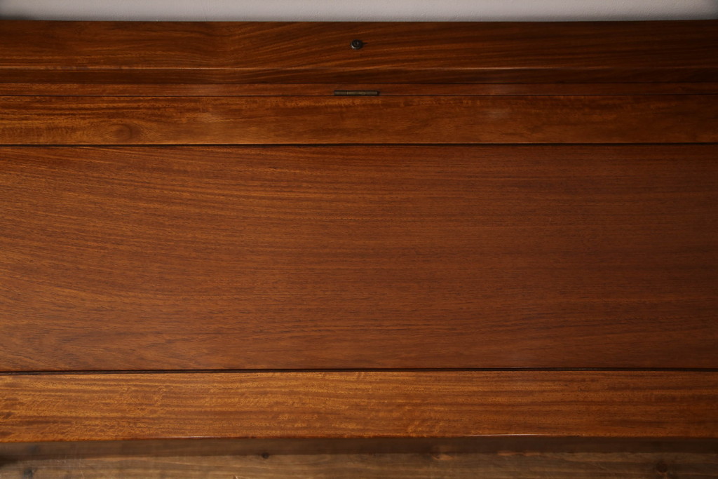 中古　美品　花梨材の温かみのある色合いと木目を楽しめる収納付きベンチ(長椅子、イス、板座チェア)(R-057672)