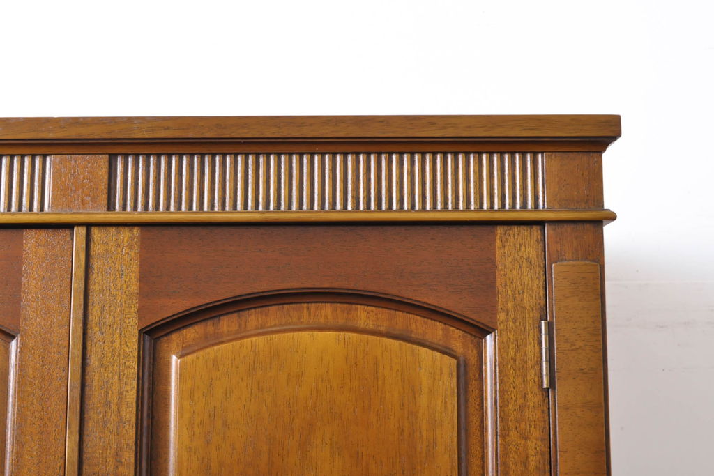 中古　DREXEL HERITAGE(ドレクセルヘリテイジ)　Triune(トライユン)シリーズ　マホガニー材の木肌が美しいワードローブ(キャビネット、収納棚、戸棚、洋服タンス)(定価約90万円)(R-062005)