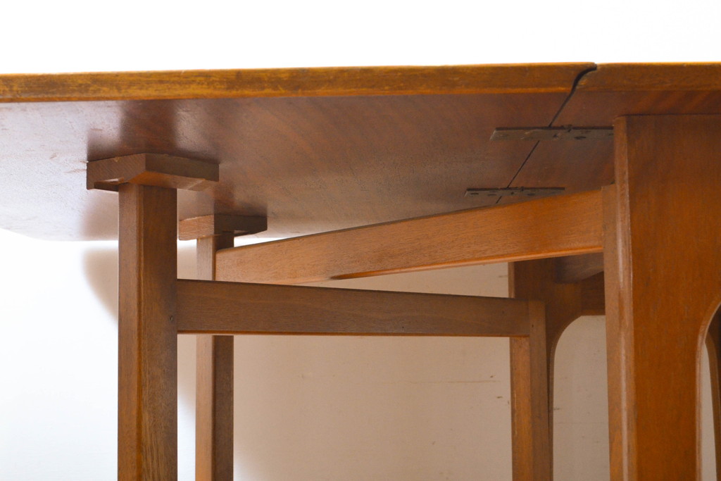 北欧ビンテージ　チーク材　温かみのある木味が魅力のバタフライテーブル(ダイニングテーブル、2人掛け、4人掛け、6人掛け、食卓、エクステンションテーブル、ヴィンテージ)(R-063354)