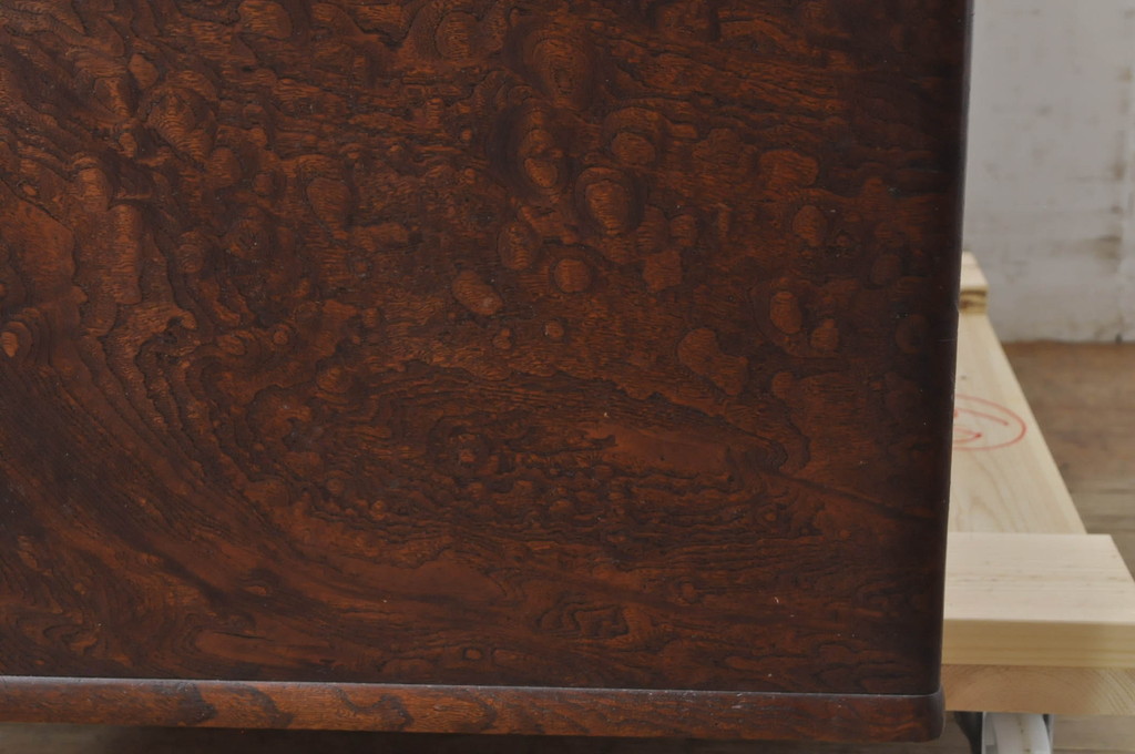 和製アンティーク　上手物　総欅(ケヤキ)材　玉杢が美しい和の趣溢れる長火鉢(囲炉裏、木製火鉢)(R-068381)