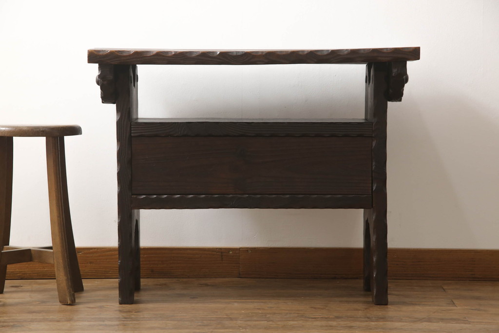 和製ビンテージ　波打つような珍しいデザインが特徴的なサイドテーブル(ナイトテーブル、コンソールテーブル、コーヒーテーブル、飾り台、ヴィンテージ)(R-069532)