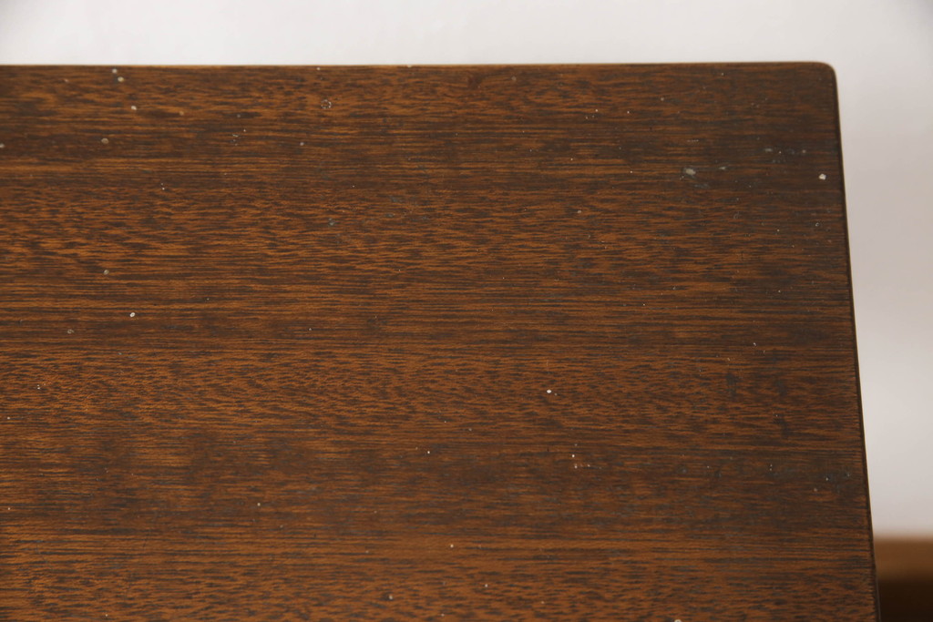 和製アンティーク　シンプルなデザインが使いやすいラワン材のサイドテーブル(飾り台、花台、エンドテーブル、ナイトテーブル)(R-070463)