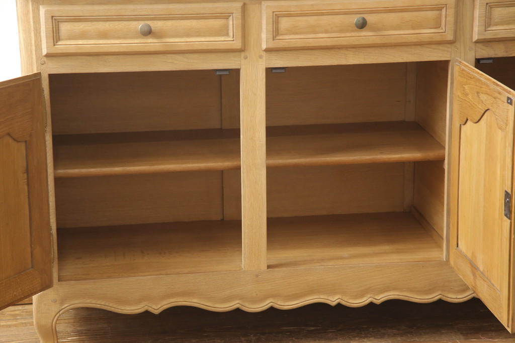 【セミオーダー家具実例】アンティークのサイドボードに高品質リペア!!本体全体を剥離し木肌仕上げを施しました。(収納棚)