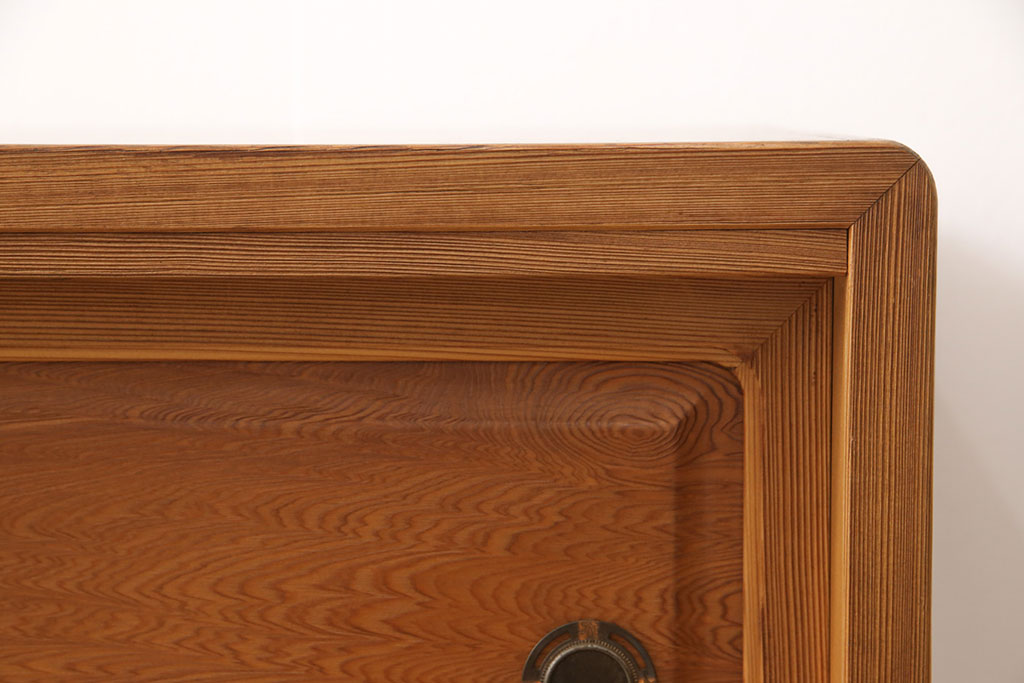 中古　国産高級家具　屋久杉・中桐材　上品な屋久杉の杢目が上質な空間づくりに活躍するローボード(テレビ台、収納棚、戸棚)(R-051022)
