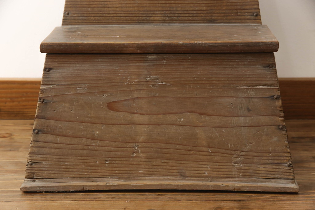 和製アンティーク　古い木味とシンプルなデザインが魅力の踏み台(ステップ、ラダー、飾り台、花台)(R-070464)