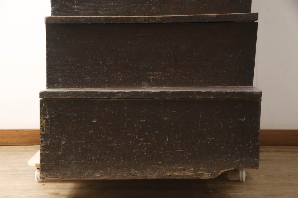 和製アンティーク　時代を経た趣と幅狭のサイズが魅力的な階段箪笥(階段タンス、収納たんす、和箪笥、時代箪笥、引き出し)(R-069005)