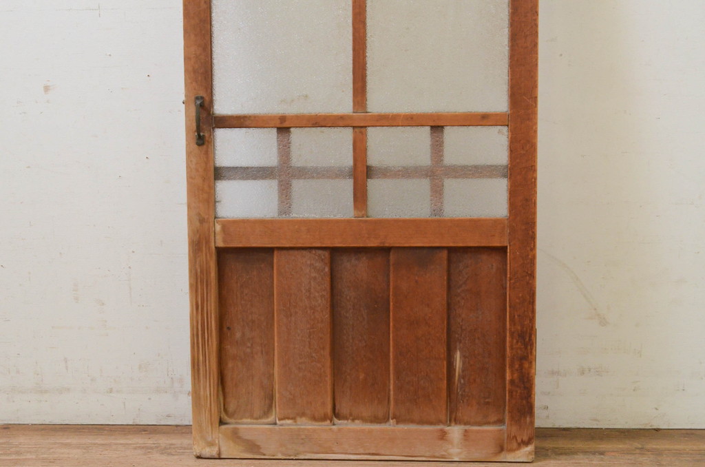 アンティーク建具　レトロな雰囲気を醸し出す背の低いガラス扉1枚(木製扉、ドア)(R-068878)