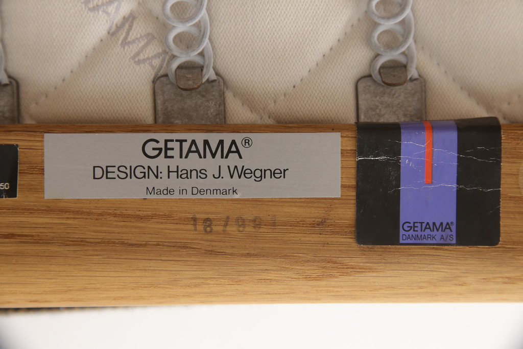デンマークビンテージ　美品　GETAMA(ゲタマ)　ハンス・J・ウェグナー　GE290A　オーク材　くつろぎの空間を演出するアームチェアとオットマンのセット(椅子、イス、1P、一人掛けソファ、1人掛けソファ、フットスツール、ヴィンテージ、北欧)(R-068558)