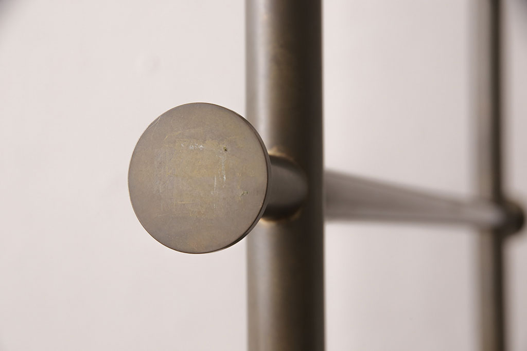 中古　真鍮製　インダストリアルな空間づくりにおすすめのハンガーラック(ポールハンガー、洋服掛け、コート掛け、店舗什器)(R-052871)