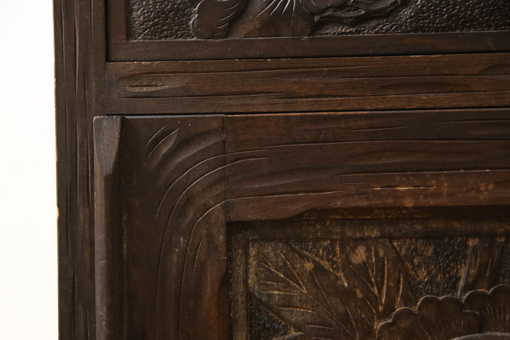 和製ビンテージ　軽井沢彫り　優美に咲き誇る牡丹の彫刻が魅力のサイドチェスト(電話台、サイドテーブル、サイドキャビネット、収納棚、戸棚、引き出し、ヴィンテージ)(R-063424)