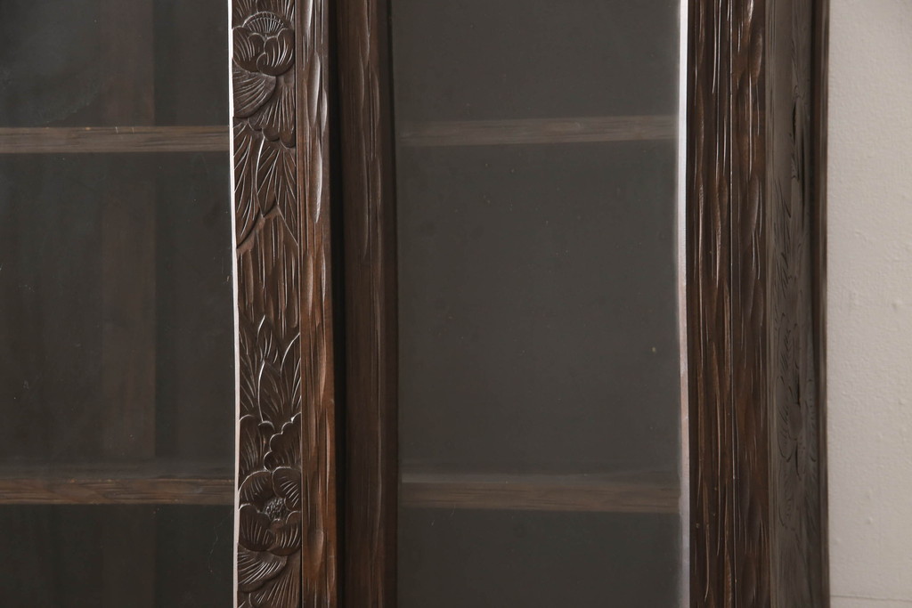 和製ビンテージ　軽井沢彫り　隅々まで施された牡丹の彫りが美しい食器棚(カップボード、キャビネット、収納棚、戸棚、飾り棚、ヴィンテージ)(R-063419)