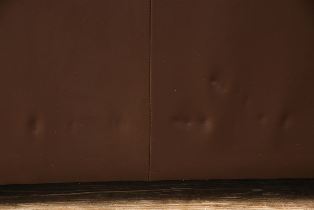 美品　ビンテージ　モビリア　チェスターフィールド風の本革製ソファ(三人掛けソファ、3Pソファ、ヴィンテージ)(R-049908)