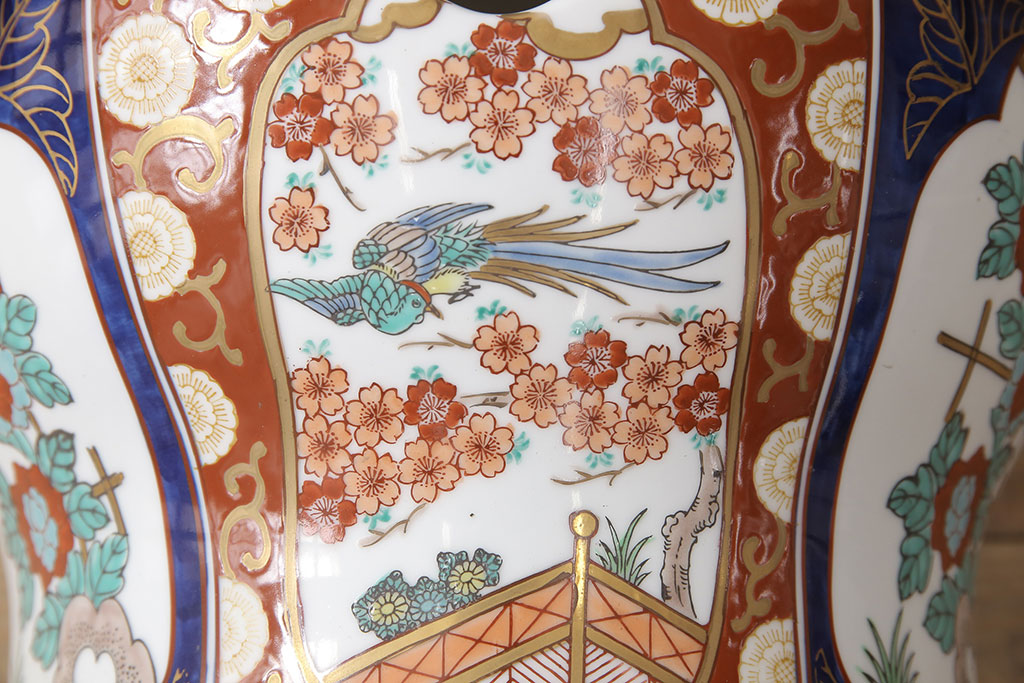 中古　美品　有田焼(伊万里焼)　細やかな絵柄と鮮やかな色づかいが美しいテーブル&イスセット(定価約150万円)(ラウンドテーブル、チェア、椅子)(R-053813)