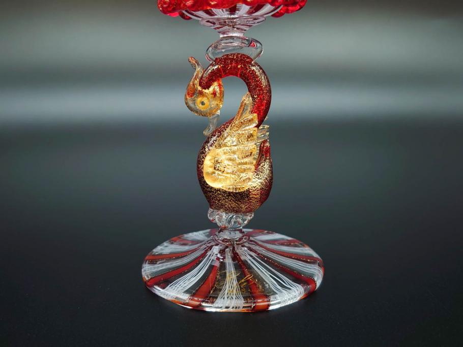 イタリア　ムラノガラス　ベネチアンガラス　金彩　白鳥　繊細なデザインが上品な雰囲気を高めるワイングラス(ヴェネチアングラス、MURANO、ムラーノガラス、作家物)(R-071816)