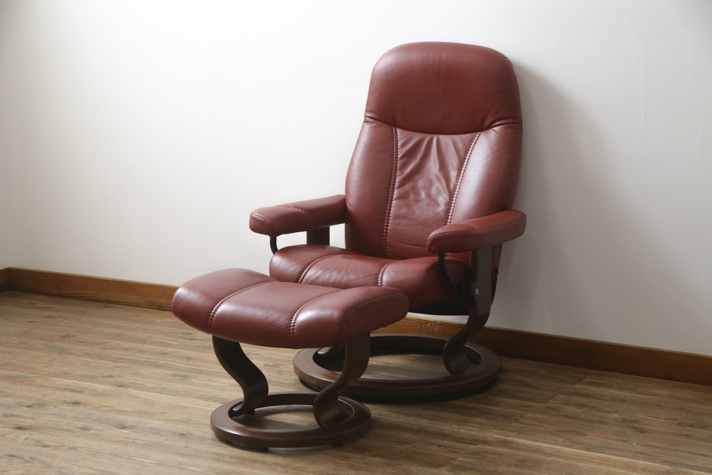 中古 ノルウェー製 EKORNES(エコーネス) Sサイズ コンサルシリーズ クラシック 本革(レザー)  高級感漂う佇まいが魅力のオットマン付きストレスレスチェア(リクライニングチェア、一人掛けソファ、アームチェア、フットスツール、北欧)(R-066605)  | ラフジュ工房