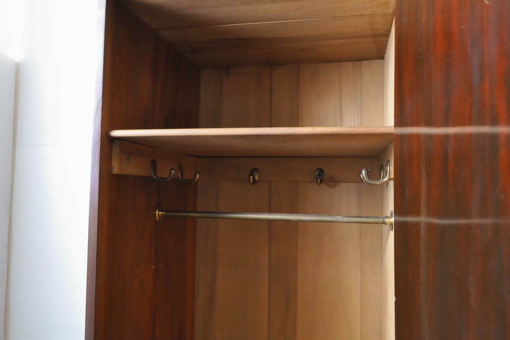 イギリスアンティーク　マホガニー材　重厚な造りの象嵌入り高級ワードローブ(組立式、収納棚、戸棚、チェスト)(R-063752)