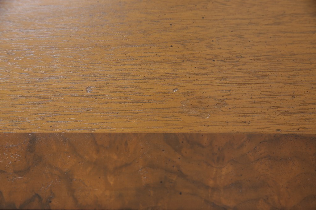 中古　DREXEL HERITAGE JAPAN(ドレクセルヘリテイジジャパン)　594-324　クラシカルなデザインが美しいエンドテーブル(ナイトテーブル、サイドテーブル、サイドチェスト)(R-053793)