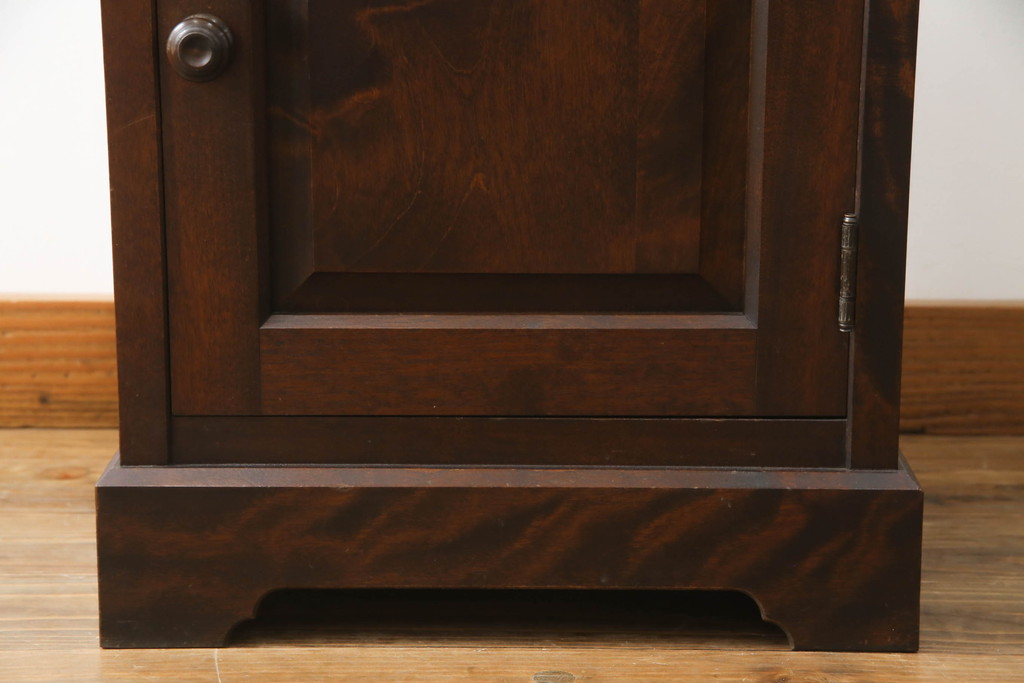 中古　北海道民芸家具　シックなお部屋にも似合う電話台(サイドテーブル、ナイトテーブル、花台、収納棚)(R-069059)