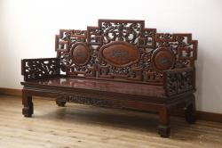 アジアンビンテージ　高級品!!　凝ったデザインの彫刻が魅力の唐木材製ベンチ(長椅子、長イス、花梨材、カリン材、板座チェア、3人掛けベンチ、ヴィンテージ)(R-064738)