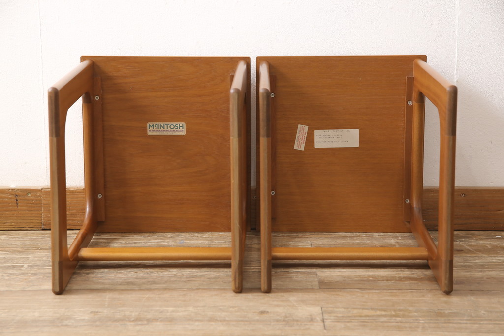 ヴィンテージ家具　北欧スタイル　 A.H McINTOSH(マッキントッシュ)　チーク材製の多機能なネストテーブル(エクステンションテーブル、サイドテーブル、ビンテージ)(R-050173)