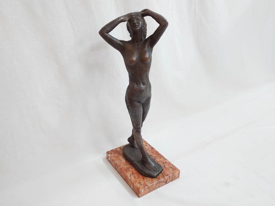 無銘　裸婦像　高さ約49cm　重量約6.44kg　女性らしさを感じるしぐさの表現が見事なブロンズ像(置物、オブジェ、女性像、箱なし)(R-073027)