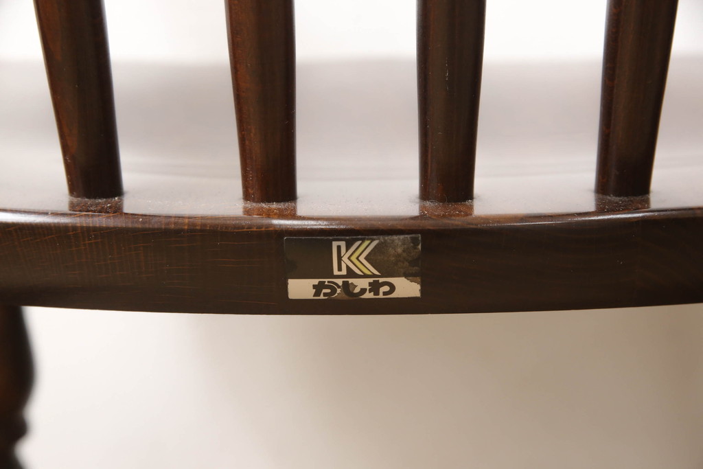 和製ビンテージ　ビーチ材　柏木工　凝った装飾が魅力的なウィンザーチェア2脚セット(ウインザーチェア、アームチェア、かしわ木工、KASHIWA、スピンドルバック、椅子、ヴィンテージ)(R-064898)