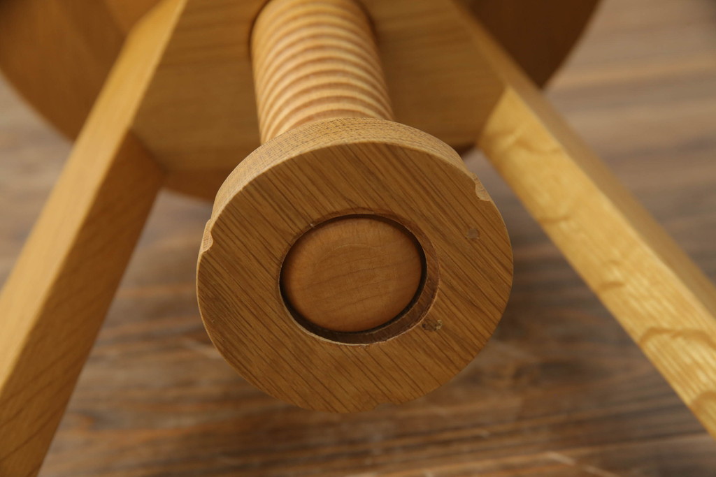 中古　美品　広松木工　どこにでも置けるシンプルなデザインが魅力のルメスツール(丸椅子、回転チェア、イス、椅子、サイドテーブル)(R-068973)