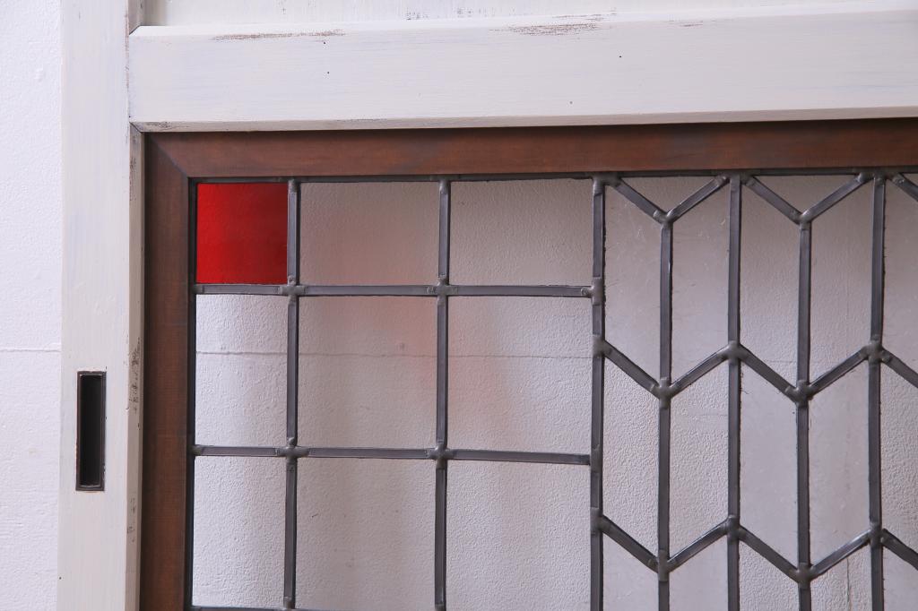 【セミオーダー家具実例】明治期の板戸をリメイク!赤・青の色ガラスや結霜ガラス、クリアガラスを使用したラフジュ工房オリジナルのステンドグラスを組み入れました。(引き戸、建具)