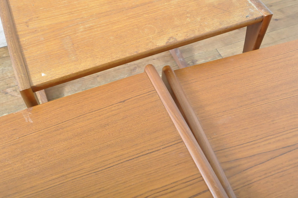 イギリスビンテージ　G-PLAN(ジープラン)　チーク材　温かみのある木味が魅力のネストテーブル(サイドテーブル、カフェテーブル、コーヒーテーブル、ローテーブル、北欧、ヴィンテージ)(R-065153)