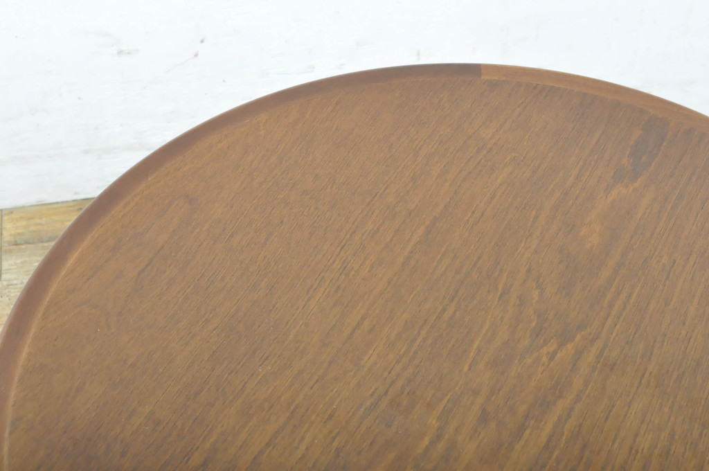中古　美品　モリシゲ(MORISHIGE/森繁)　コンサート　品のある佇まいが美しい樺材製のラウンドテーブル(丸テーブル、センターテーブル、カフェテーブル、コーヒーテーブル、サイドテーブル、カバ材)(定価約10万2千円)(R-065185)