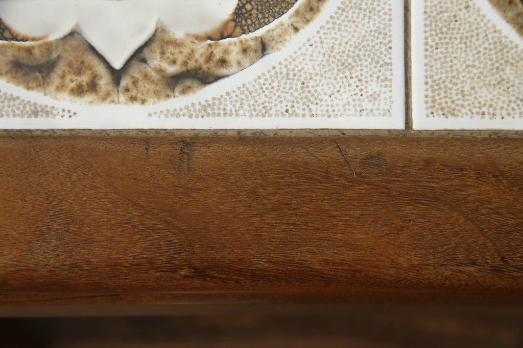 イギリスビンテージ　G-PLAN(ジープラン)　チーク材　花模様が愛らしいタイルトップのローテーブル(サイドテーブル、センターテーブル、コーヒーテーブル、ヴィンテージ)(R-063494)