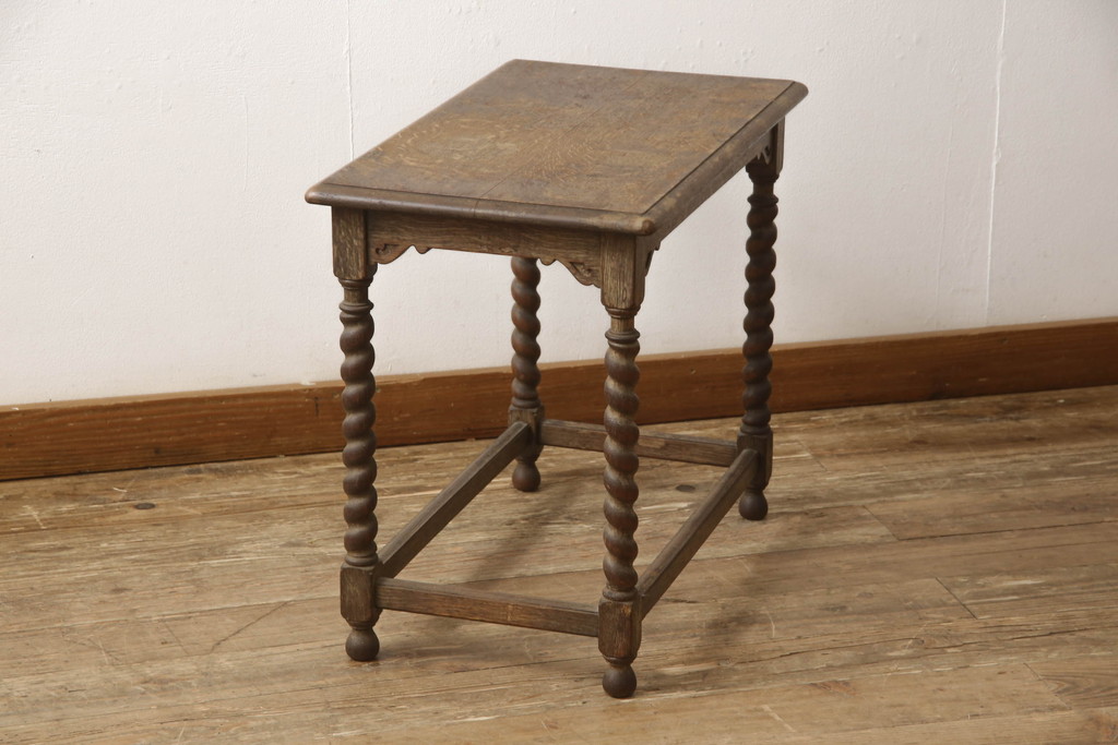 和製アンティーク　大正ロマン　ナラ材　ツイストレッグが目を惹くサイドテーブル(カフェテーブル、コーヒーテーブル、花台、飾り台)(R-065437)