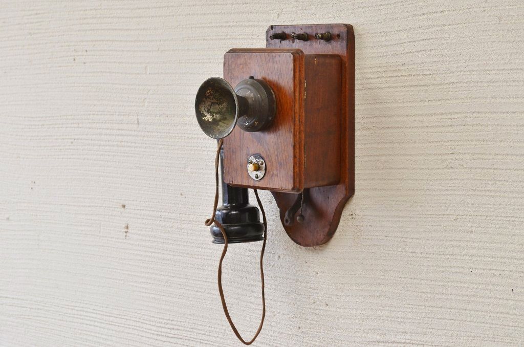 インテリアに古い電話機
