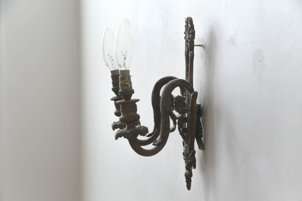 アンティーク照明　イギリスアンティーク　真鍮製　エレガントな空間づくりに活躍するウォールライト(ウォールランプ、壁掛け照明、壁付け照明、英国)(R-072795)