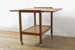 デンマークビンテージ　チーク材　すっきりとしたデザインが取り入れやすいネストテーブル(サイドテーブル、カフェテーブル、コーヒーテーブル、ローテーブル、北欧、ヴィンテージ)(R-070697)