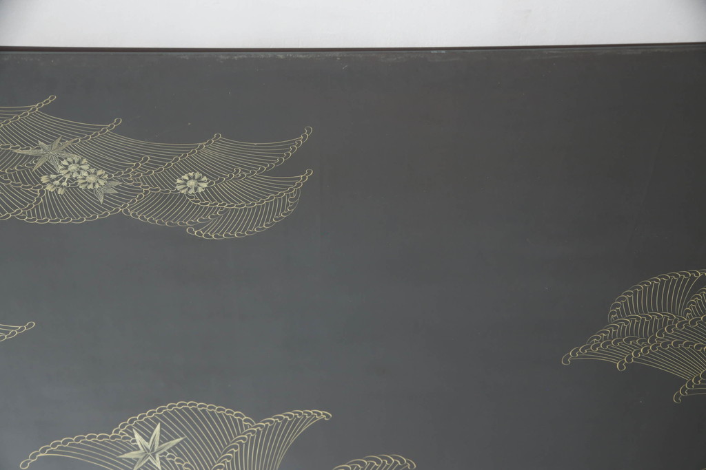 中古　美品!!　輪島塗り　玉水刻　上品な佇まいが魅力的のガラス天板付き座卓(ローテーブル、センターテーブル、リビングテーブル)(R-072571)