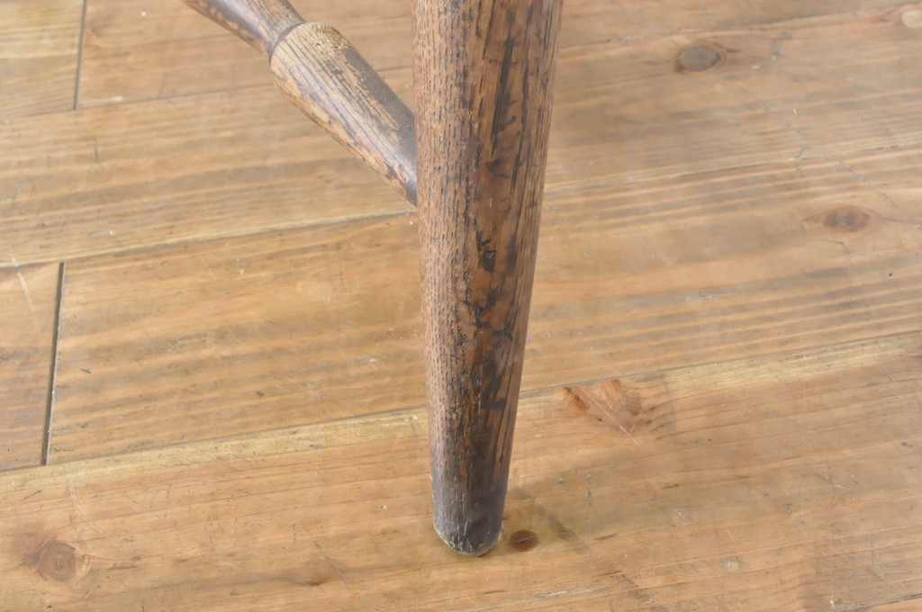 イギリスアンティーク　オーク材　木ぬくもりを感じる味わい深いボウバックウインザーチェア(ウィンザーチェア、板座チェア、ダイニングチェア、椅子、イス、英国)(R-064506)