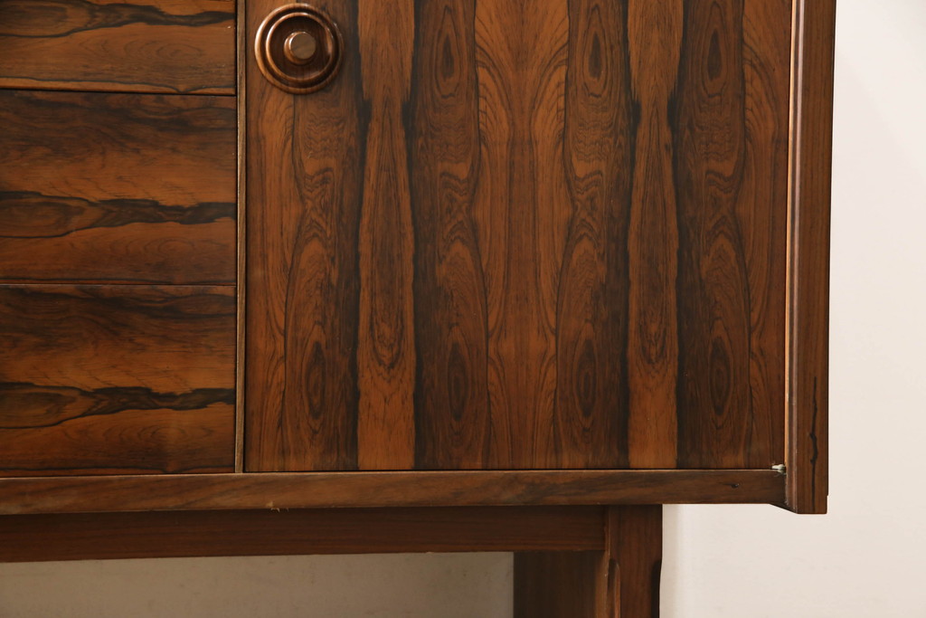 和製ビンテージ　ローズウッド材　美しい杢目が魅力のサイドボード(収納棚、戸棚、サイドキャビネット、ヴィンテージ)(R-065697)