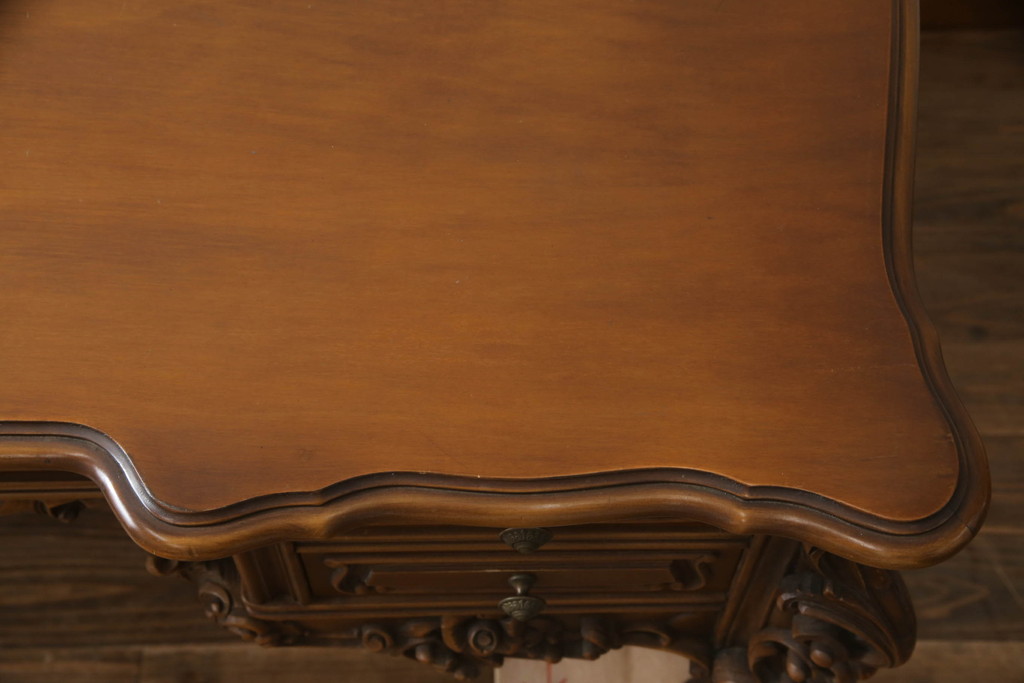 中古　最高級!!　イタリア製　バロック様式　ロココ調　素晴らしい彫刻と優雅な曲線が美しい両袖机(プレジデントデスク、ニーホールデスク、在宅ワーク用、テーブル、在宅用)(R-073334)