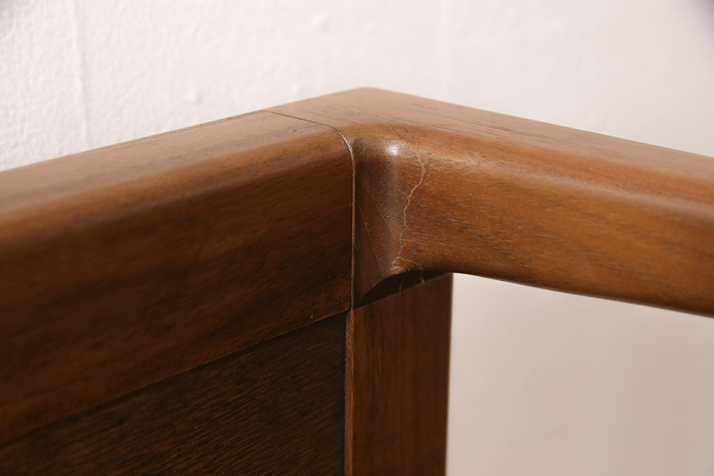 【セミオーダー家具実例】お客様持ち込みの座卓に高品質リペア!折れた脚1本を修復し、見た目に違和感のないよう仕上げ。天板の傷みも修復、再塗装しました。(ローテーブル、センターテーブル)