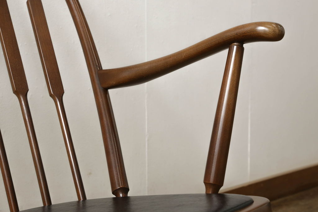 和製ビンテージ　美品　秋田木工　合皮　丸みのある背もたれがかわいらしいロッキングチェア(アームチェア、椅子、イス、ヴィンテージ)(R-057962)